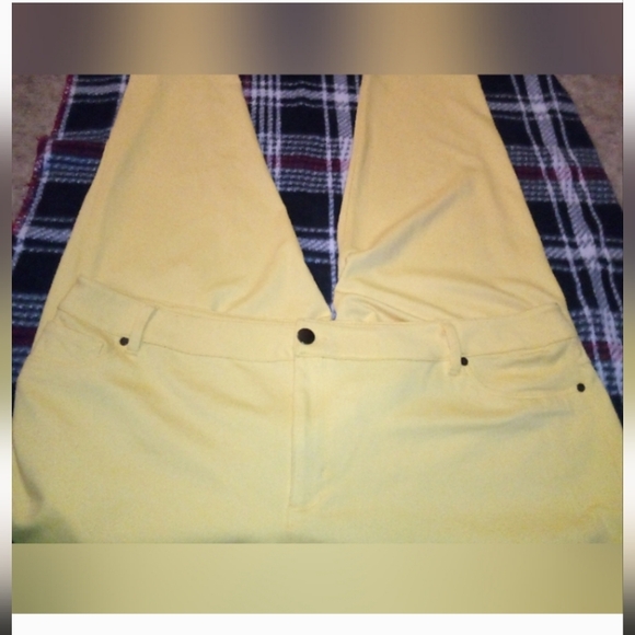 Est. 1946 Capris - Picture 9 of 9